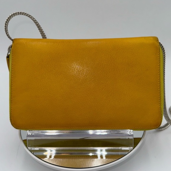 Chanel-Authentic-Camelia  zip organizer on original Chain Yellow - Picture 6 of 16